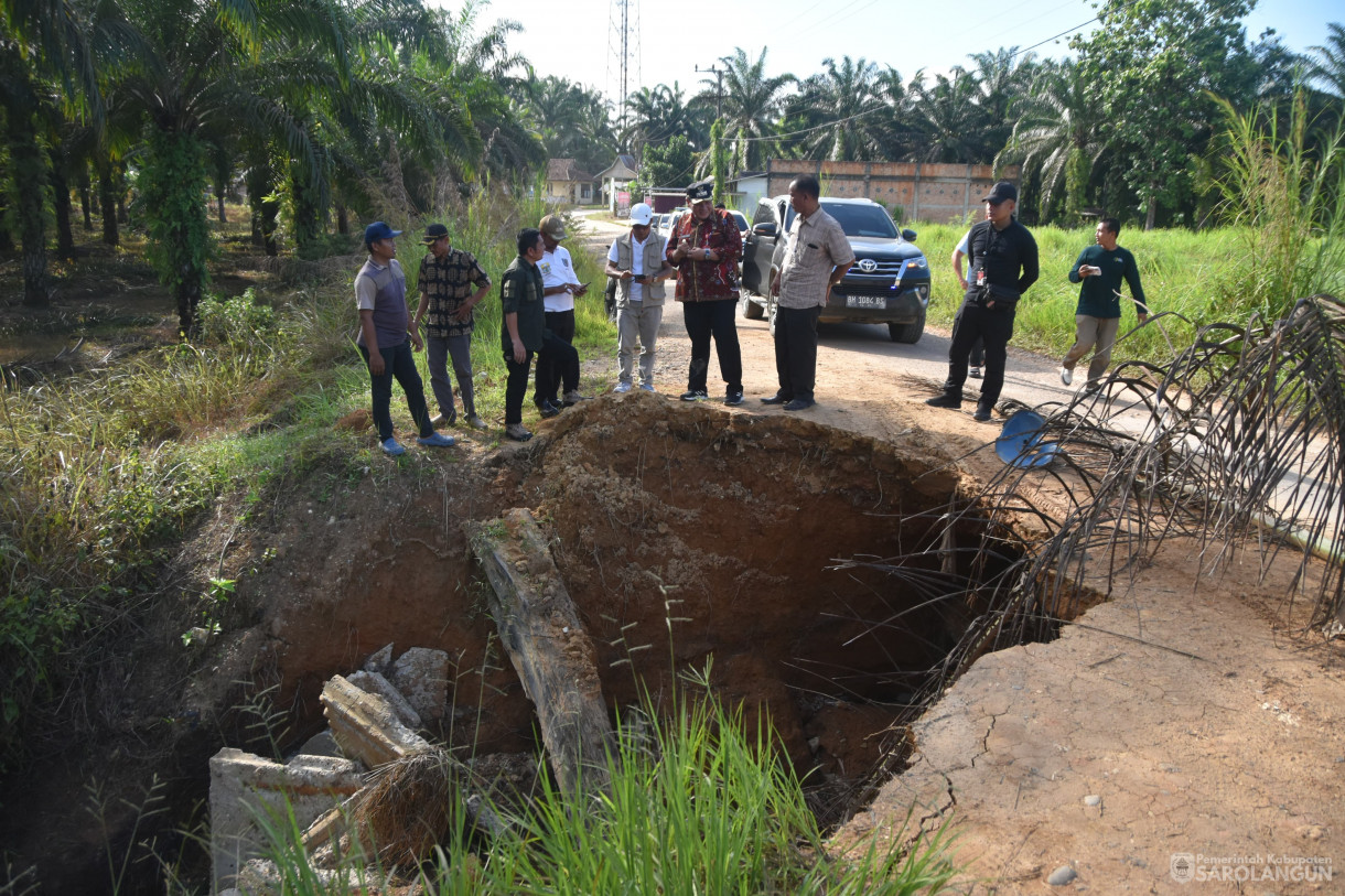 4 Februari 2024 - Meninjau Jalan Rusak Di Desa Bukit Suban Kecamatan Air Hitam