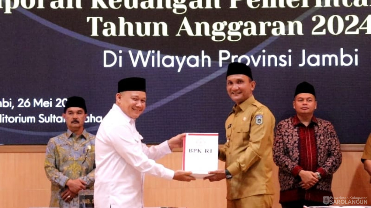 26 Mei 2025 - Bupati Sarolangun Menghadiri Acara Penyampaian&nbsp; Laporan Hasil Pemeriksaan atas Laporan Keuangan Pemerintah Daerah Tahun Anggaran 2024 Di Wilayah Provinsi Jambi