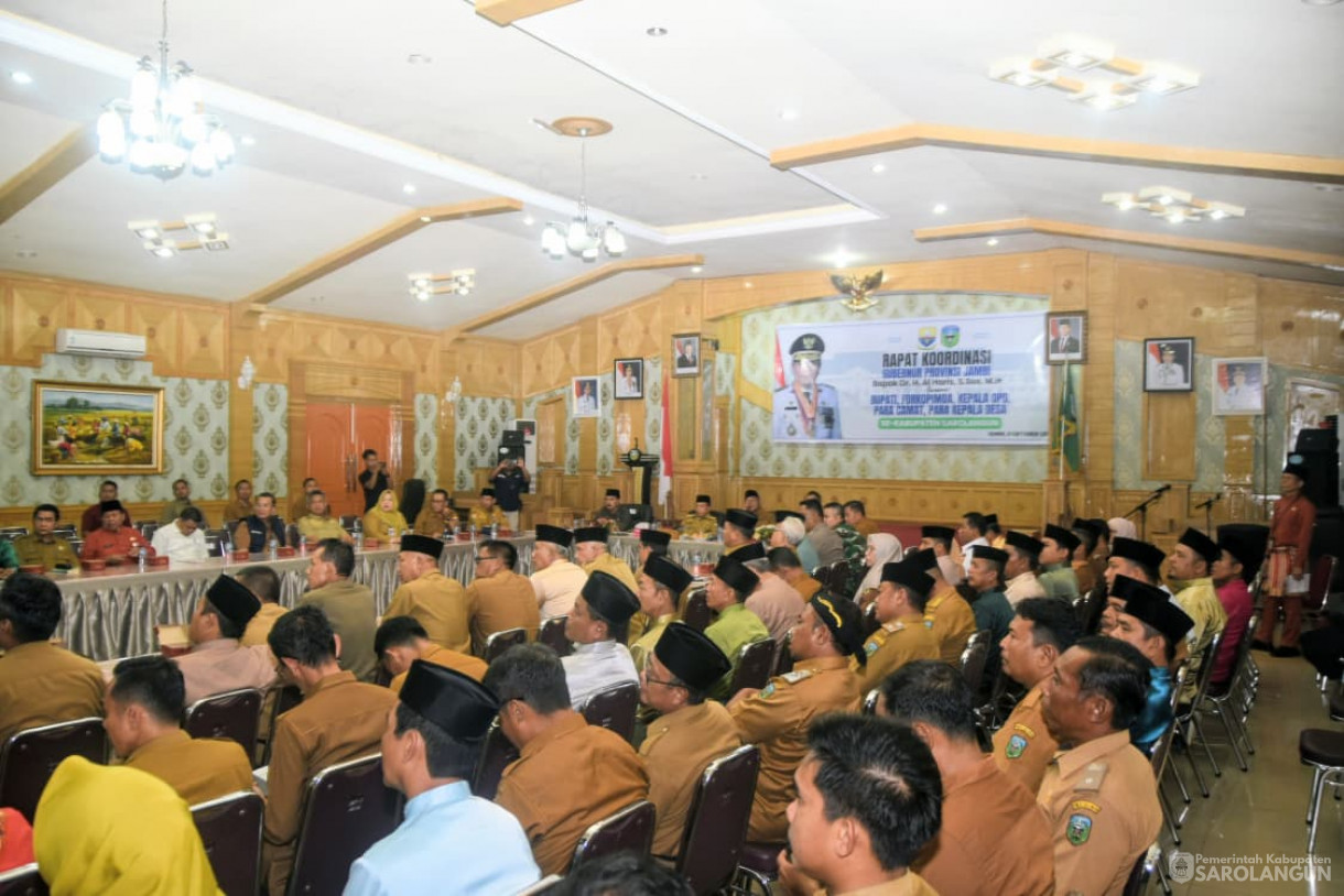 6 September 2025 Rapat Koordinasi Gubernur Jambi Bersama Bapak Bupati, Forkopimda, Kepala OPD, Para Camat, Para Kepala Desa se Kabupaten Sarolangun di Ruang Aula Utama Kantor Bupati Sarolangun