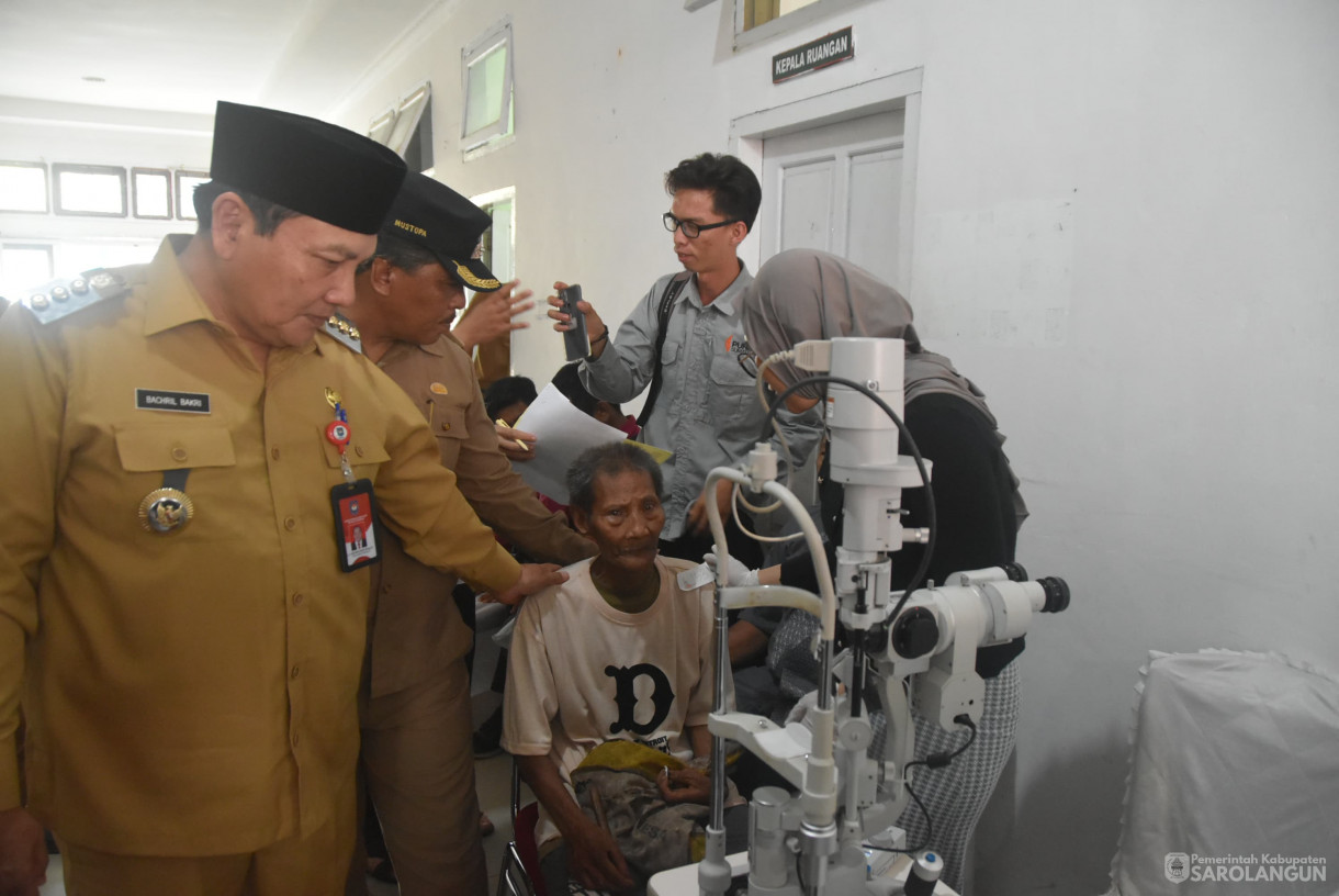 19 Agustus 2024 - Bakti Sosial Operasi Katarak RSUD Prof Dr. H. M Chatib Quzwain Program Bakti Sosial Kementerian Sosial RI Bekerjasama dengan Pemerintah Kab. Sarolangun dan Perhimpunan Dokter Spesialis Mata Indonesia, Bertempat di RSUD Prof Dr. H. M C