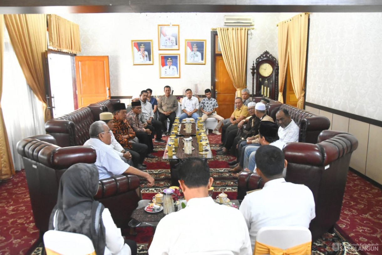13 September 2023 - Penjabat Bupati Sarolangun Bersilaturahmi Dengan Tokoh Masyarakat Kabupaten Sarolangun Di Rumah Dinas Bupati Sarolangun