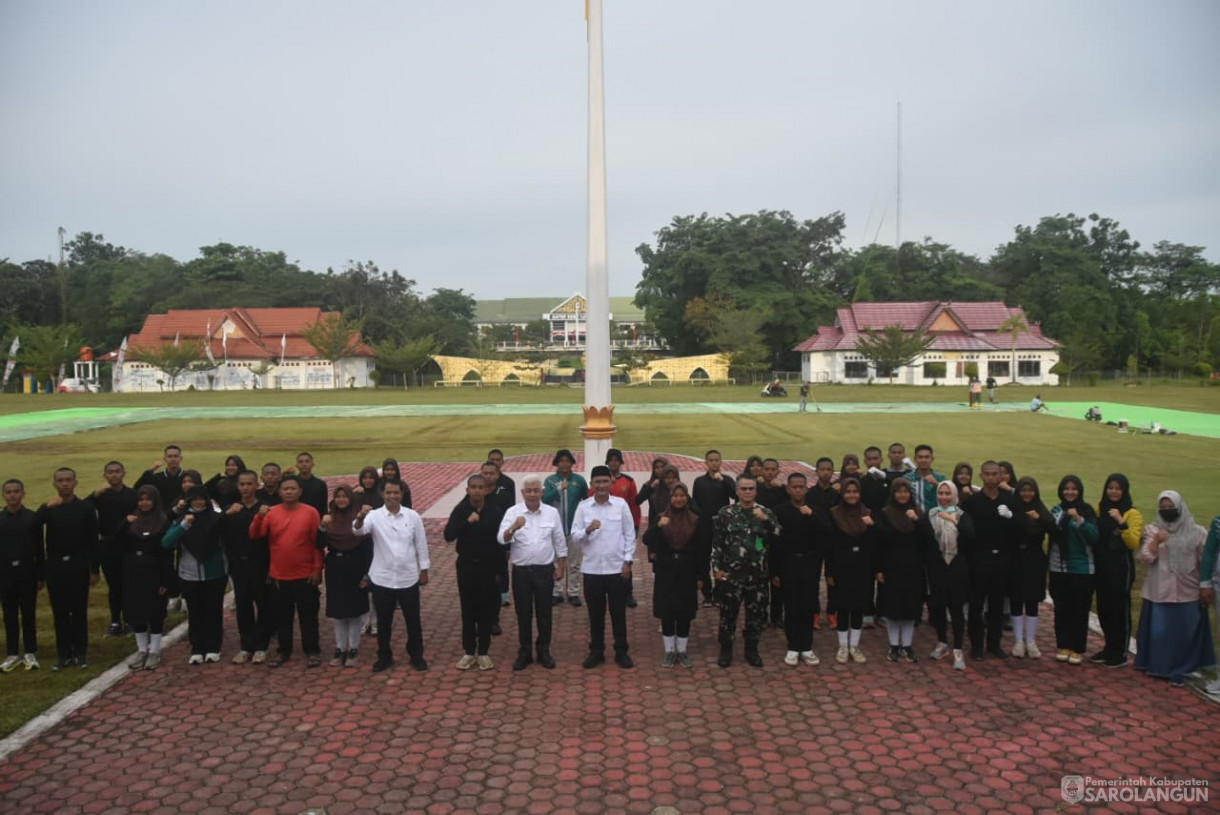 13 Agustus 2025 - Mengecek Kesiapan Peserta Paskibraka yang akan bertugas pada tanggal 17 Agustus 2025 di Lapangan Gunung Kembang