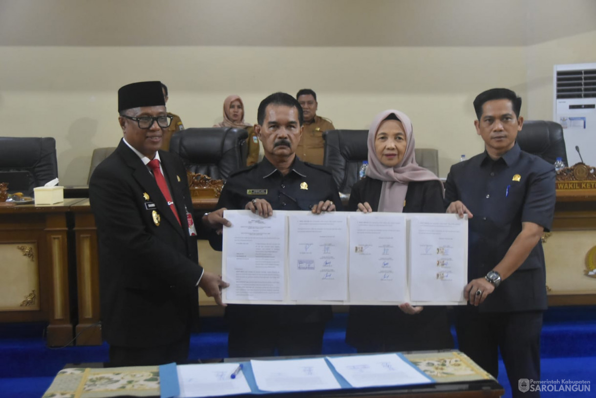 26 November 2024 - Rapat Paripurna Tingkat I Tahap 3, Tingkat II Bertempat di Gedung DPRD Sarolangun