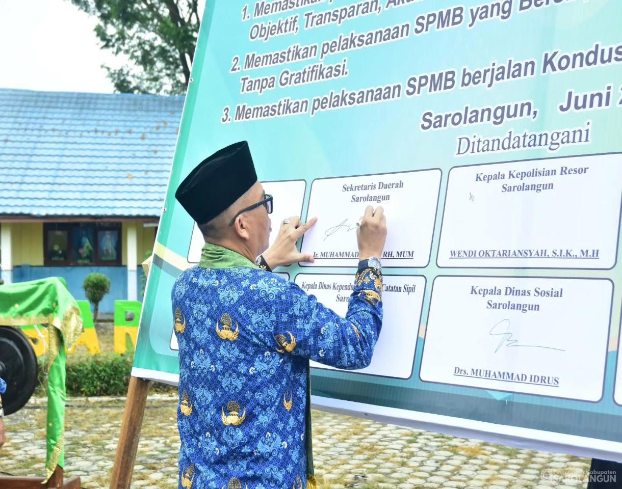 17 Juni 2026 Bupati Sarolangun Menghadiri Acara Launching Sistem Penerima Murid Baru&nbsp; Tahun ajaran 2026 2027 di SMPN 36 Sarolangun