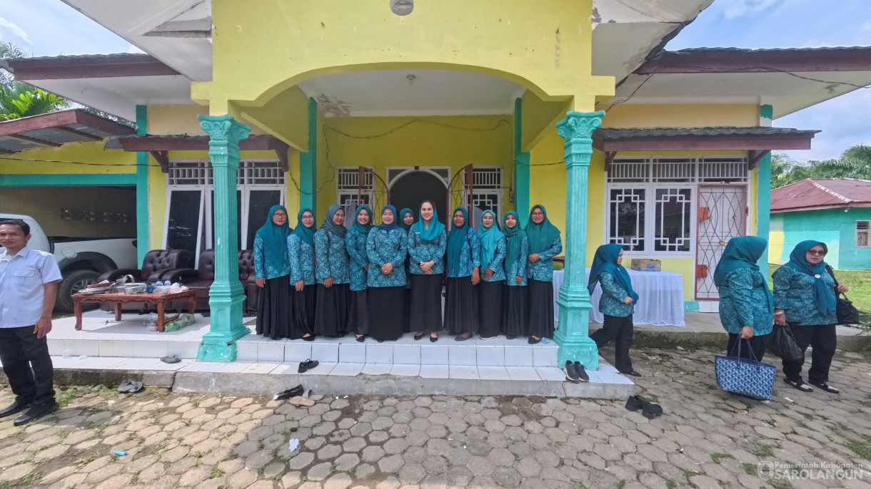 11 Juni 2025 -&nbsp;Kunjungan Ketua TP PKK kabupaten Sarolangun Beserta Rombongan Dalam Rangka Kunjungan Kerja Dan Pembinaan 10 Program Pokok PKK Kecamatan Air Hitam