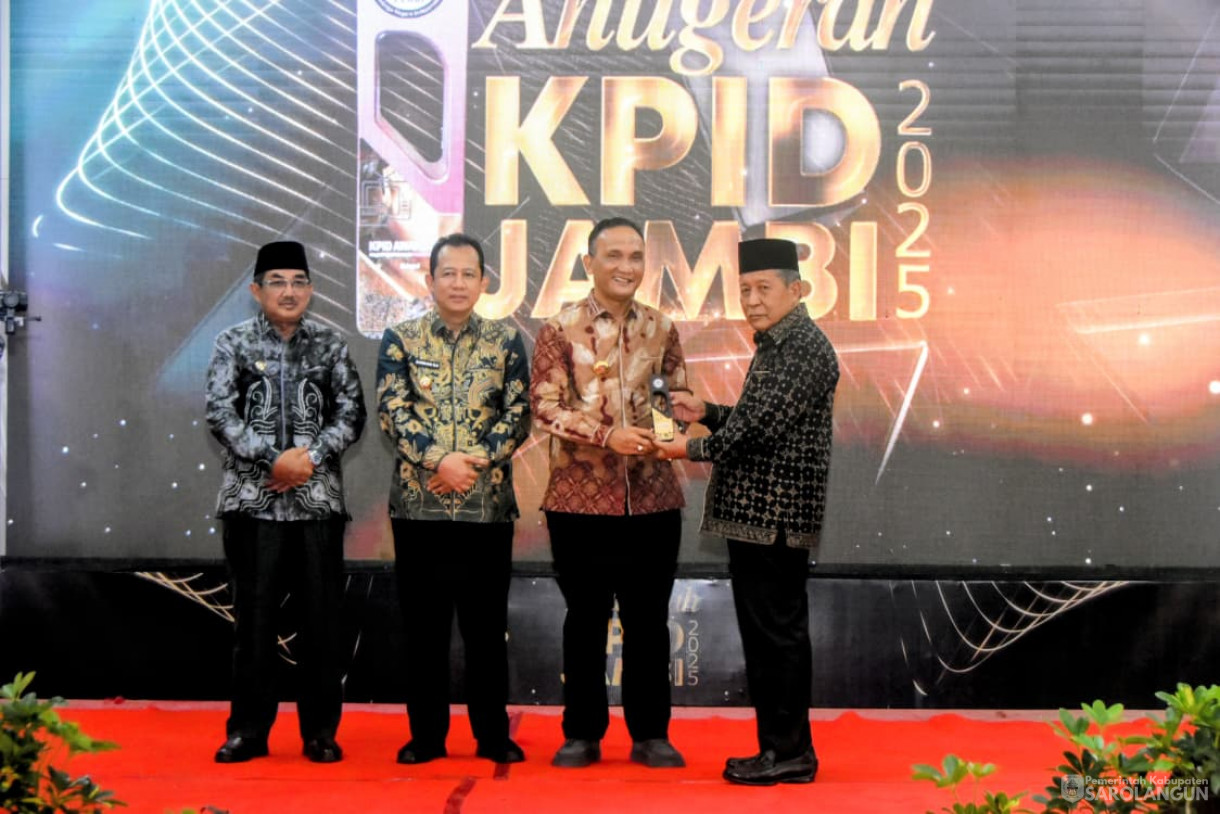 26 November 2025 Malam Anugerah Komisi Penyiaran Indonesia Daerah Provinsi Jambi Tahun 2025 bertempat di Gedung Putih Grand Kemas Jambi