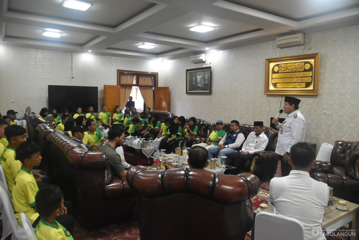 19 Juni 2024 - Sarapan Bersama Sekaligus Pelepasan Atlit Cabor Taekwondo Dalam Kejurprov Di Rumah Dinas Bupati Sarolangun