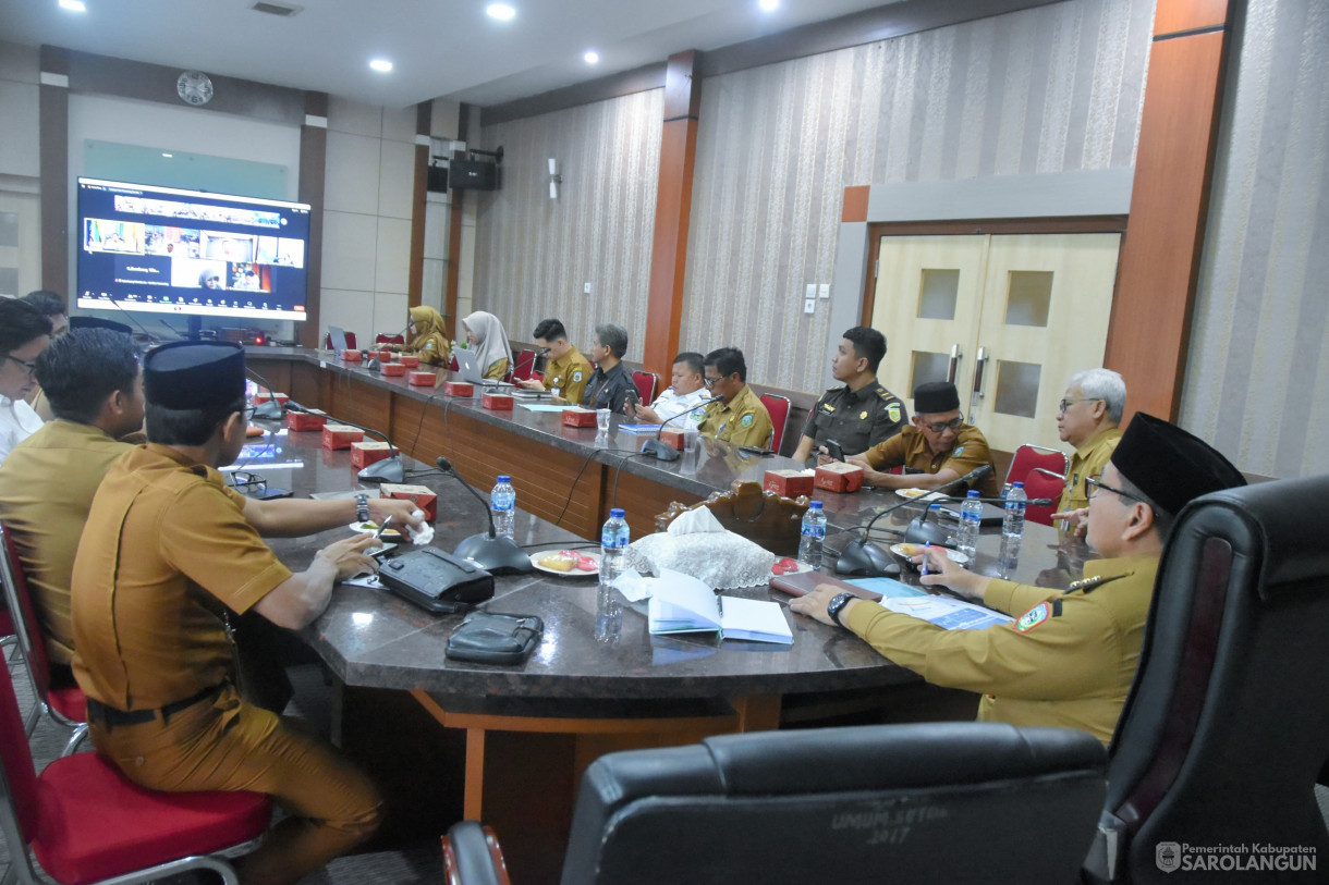 12 Februari 2024  - Rapat TPID Via Zoom Meeting Di Ruang Pola Utama Kantor Bupati Sarolangun