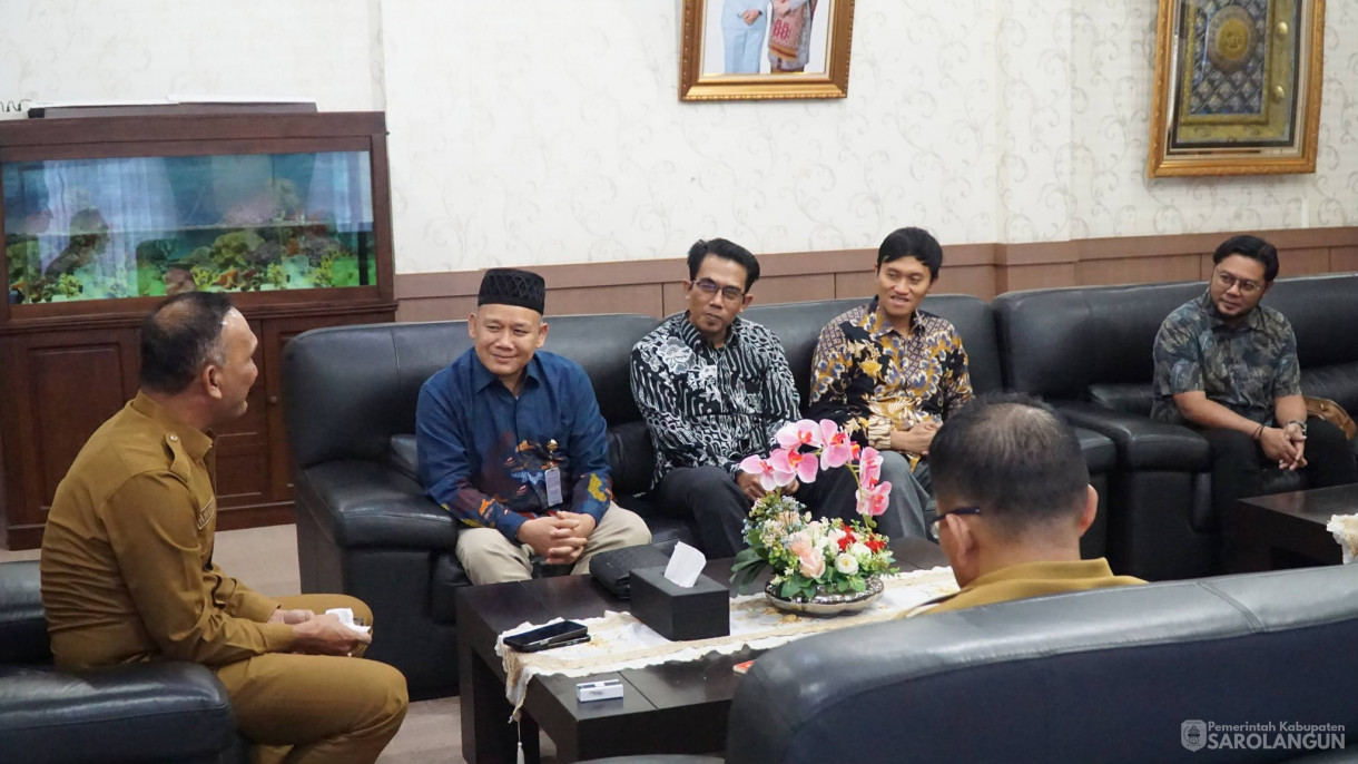 23 Februari 2026&nbsp;Silaturahmi Ketua BPK RI Perwakilan Provinsi Jambi dengan Bupati Sarolangun di Ruang Kerja Bupati Sarolangun