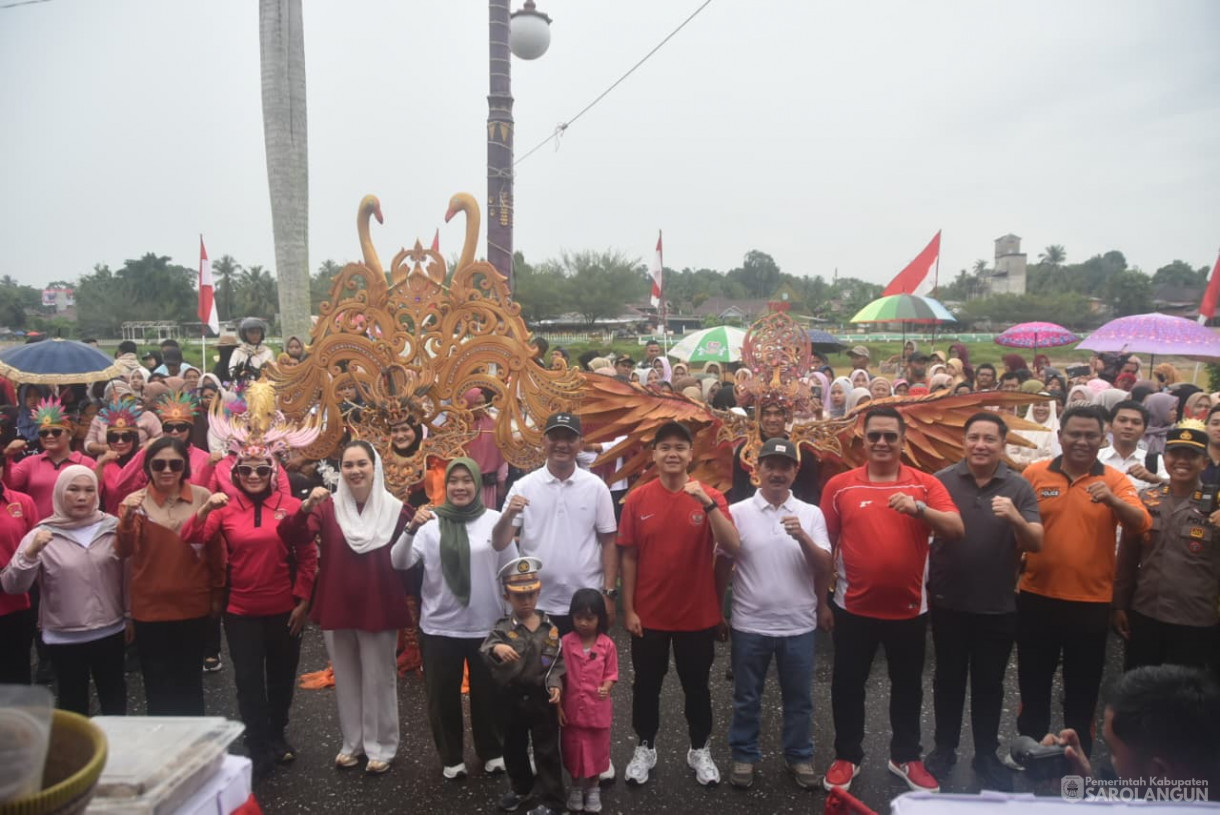 18 Agustus 2025 Pawai Pembangunan di Depan Rumah Dinas Bupati Sarolangun
