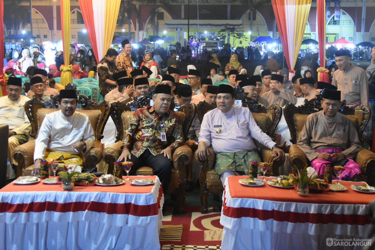 6 Oktober 2023 - Penjabat Bupati Sarolangun Menghadiri Sekaligus Membuka Festival HUT Sarolangun di Halaman GOR Sarolangun