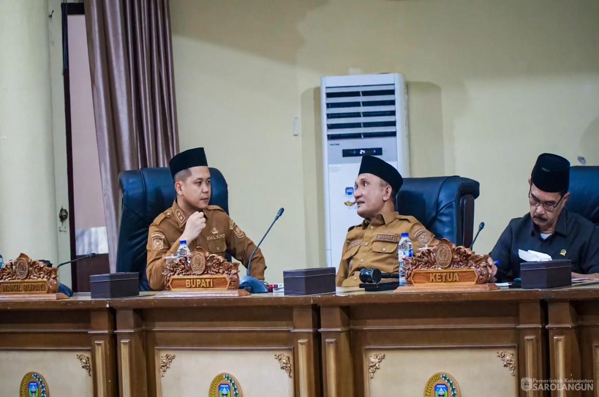 3 Agustus 2026 Rapat Paripurna Tingkat I Tahap II di Gedung DPRD Kabupaten Sarolangun dan Rapat Paripurna Laporan Pansus II dan Pansus III DPRD Kabupaten Sarolangun Terhadap PAD dan Aset Kabupaten Sarolangun