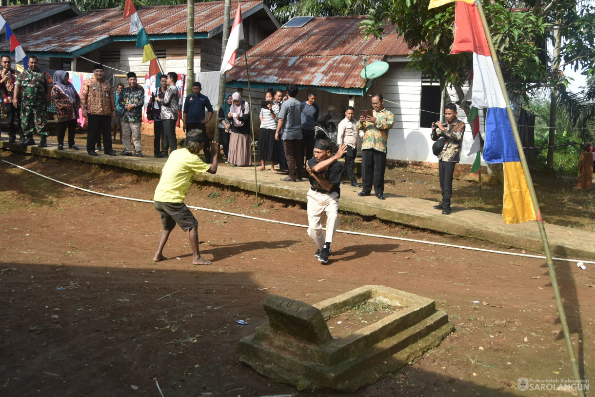 11 Juli 2024 - Penyerahan Bantuan Bantuan Untuk Warga Suku Anak Dalam, Bertempat di Desa Pulau Lintang Kecamatan Bathin VIII