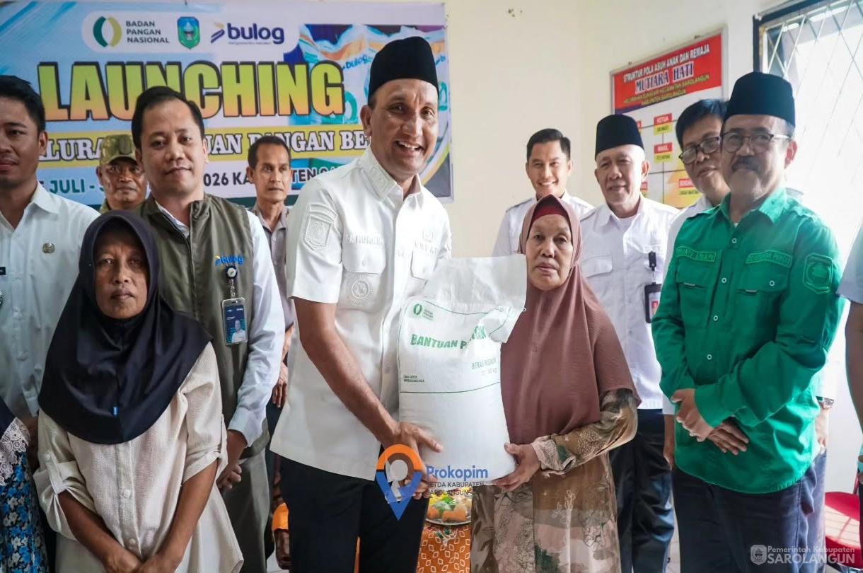 19 Agustus 2026 Launching Penyaluran Bantuan Pangan Beras Kabupaten Sarolangun Periode Juli sd September Tahun 2026 dan Penyerahan Secara Simbolis pada Penerima Bantuan Pangan di Aula Kantor Lurah Sukasari