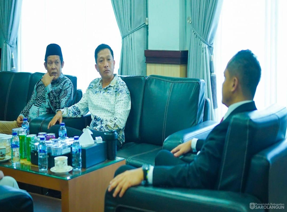 20 Mei 2026 Pertemuan Konsultasi dan Koordinasi DPRD Kabupaten Lebong dengan Wakil Bupati Kabupaten Sarolangun tentang Sinergitas dalam Pengawasan Program Pemerintah Daerah di Ruang Kerja Wakil Bupati Sarolangun.