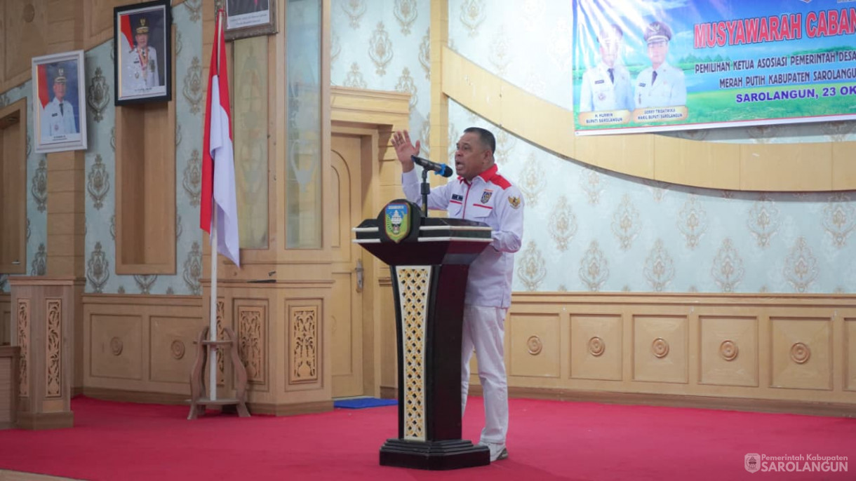 23 Oktober 2025&nbsp; Pembukaan Musyawarah Cabang Luar Biasa Pemilihan Ketua APDESI Merah Putih Kab Sarolangun Periode 2025 sd 2030 Bertempat di ruang pola kantor bupati Sarolangun