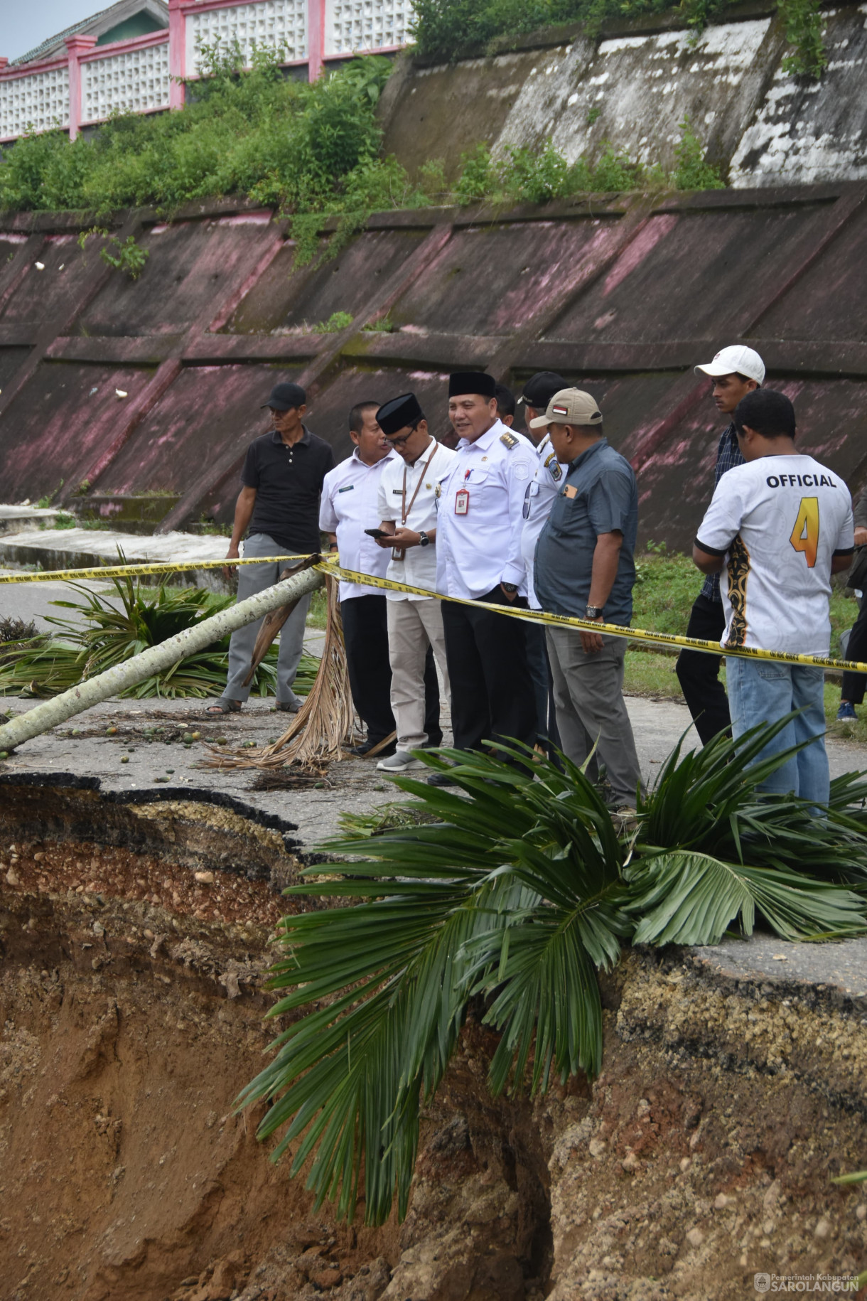 31 Januari 2024 - Meninjau Lokasi Jalan Longsor Di Desa Pasar Pelawan Kecamatan Pelawan