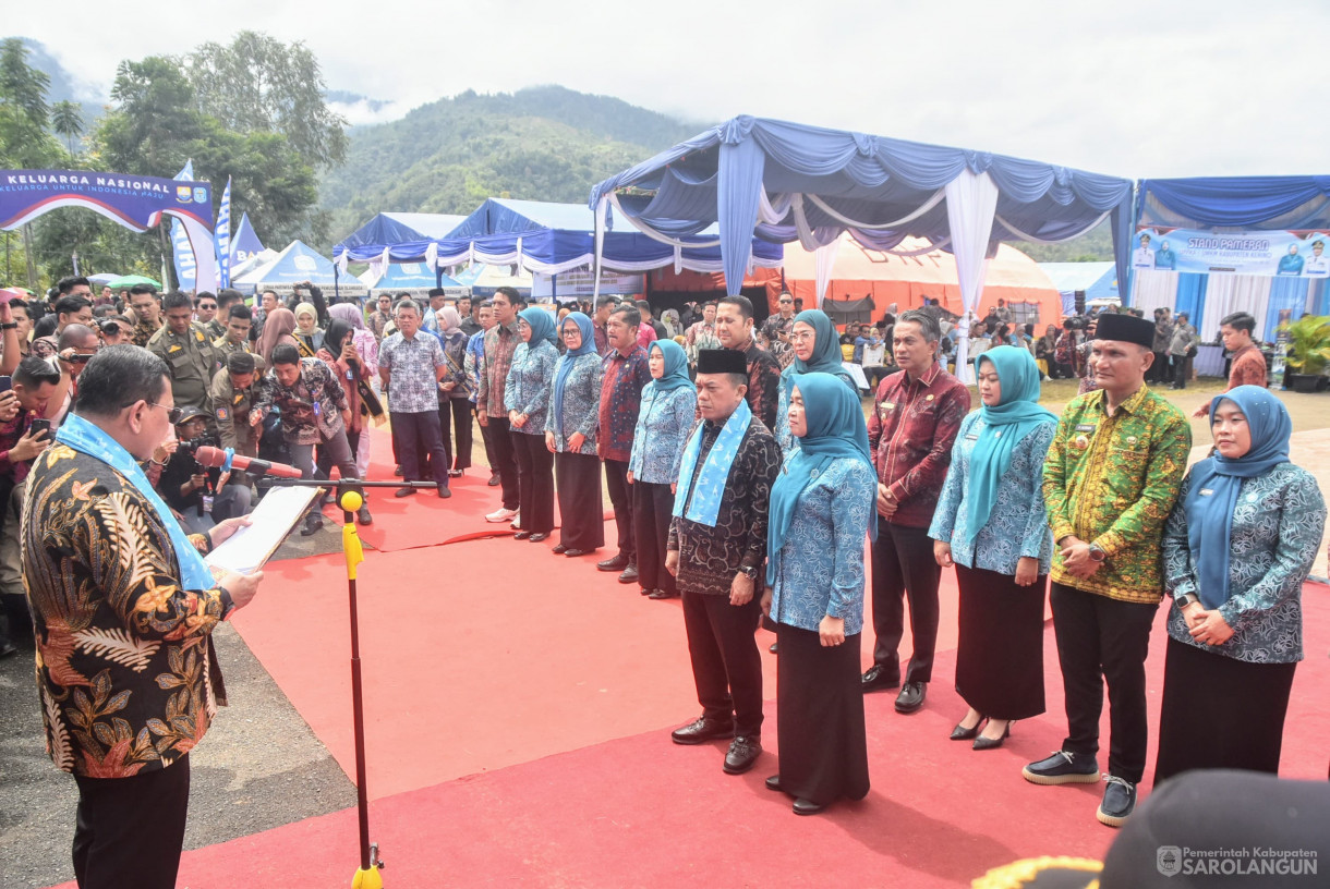 31 Juli 2025 - Peringatan Puncak Hari Keluarga Nasional Ke 32 Tingkat Provinsi Jambi Sekaligus Pengukuhan AyahBunda Genre Provinsi dan Kabupaten Kota di Halaman Kantor Bupati Kerinci
