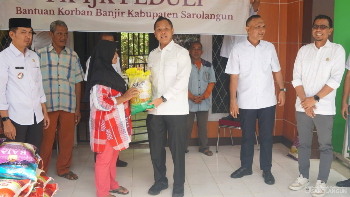 13 Mei 2026 Penyerahan Bantuan Masyarakat Terdampak Banjir dengan Forum Komunikasi Industri Jasa Keuangan Provinsi Jambi