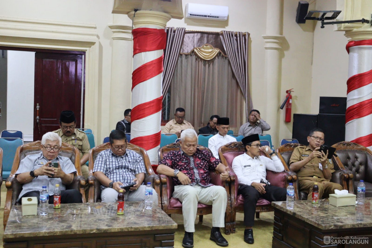 26 Agustus 2024 -&nbsp;Rapat Paripurna Tingkat I Tahap III Tanggapan dan Jawaban Eksekutif Terhadap Pandangan Umum Fraksi DPRD tentang Ranperda APBDP Kab. Sarolangun TA.2024 dan Ranperda RPJPD Tahun 2025 sd 2045