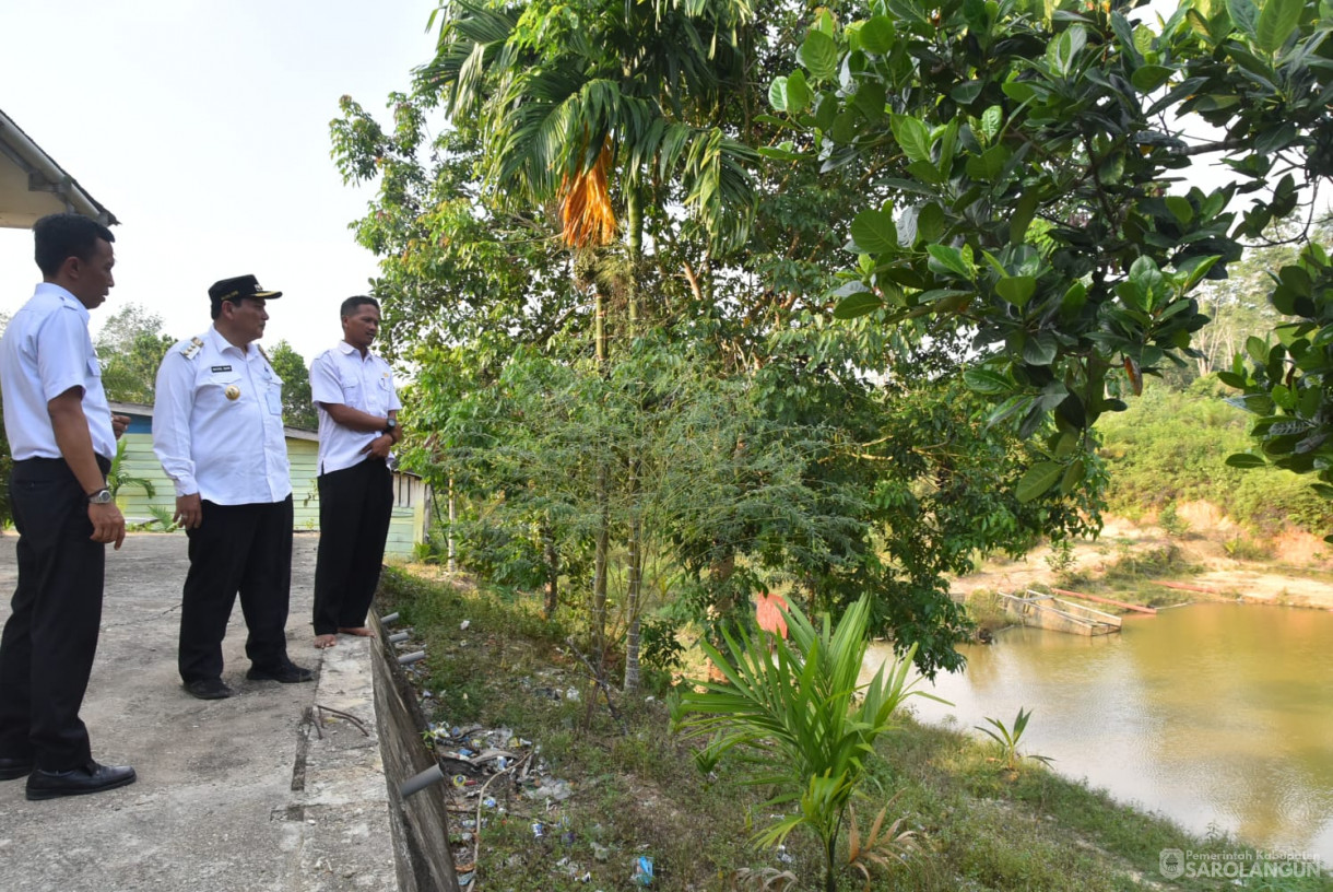 20 September 2023 - Penjabat Bupati Sarolangun Mengunjungi Puskesmas Desa Butang Baru, dan Kantor Desa Butang Baru Kecamatan Mandiangin Timur