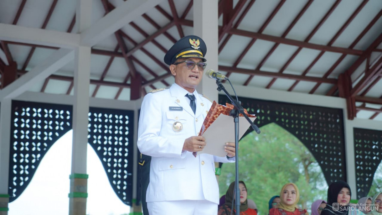 Upacara Peringatan Hari Sumpah Pemuda di Lapangan Gunung Kembang Sarolangun