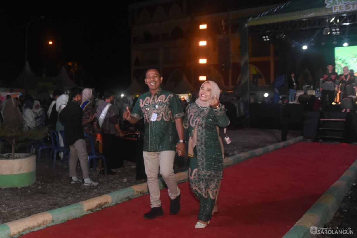 5 Desember 2025 Parade Batik Sarolangun Tahun 2025 di GOR Sarolangun