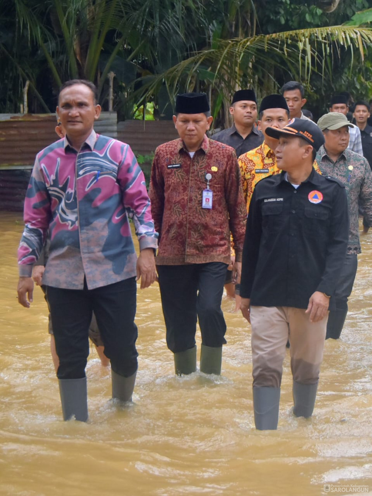 6 Maret 2025 - Peninjauan Lokasi Banjir dan Penyerahan Bantuan Bagi Korban Terdampak Banjir di Kecamatan Mandiangin&nbsp;