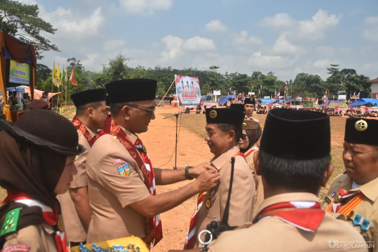 25 September 2025&nbsp; Apel Besar Hari Pramuka Ke 64 Tahun 2025 Tingkat Kwartir Cabang Sarolangun di Lapangan Belakang Kantor Camat Mandiangin