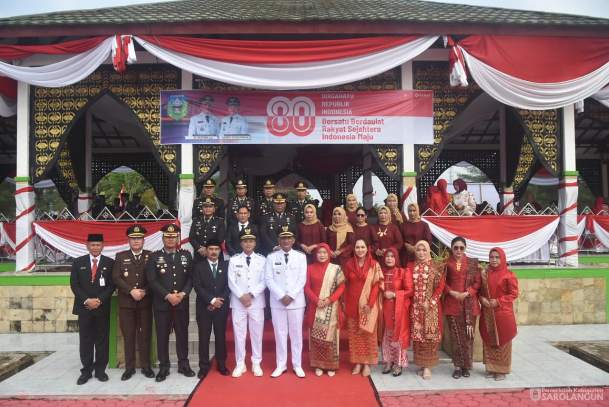 17 Agustus 2025&nbsp; Upacara Peringatan HUT RI ke 80 di Lapangan Gunung Kembang