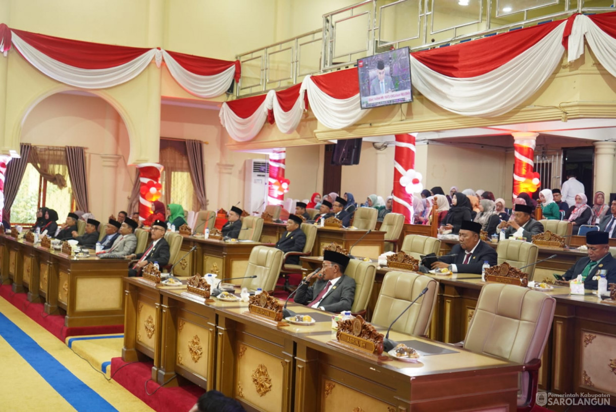 15 Agustus 2025 -&nbsp;Mendengarkan dan Menyaksikan Sidang Tahunan MPR RI Dan Pidato Kenegaraan Presidan RI Dalam Rangka HUT KE 80 Kemerdekaan RI Dalam Sidang Bersama DPR DPD RI