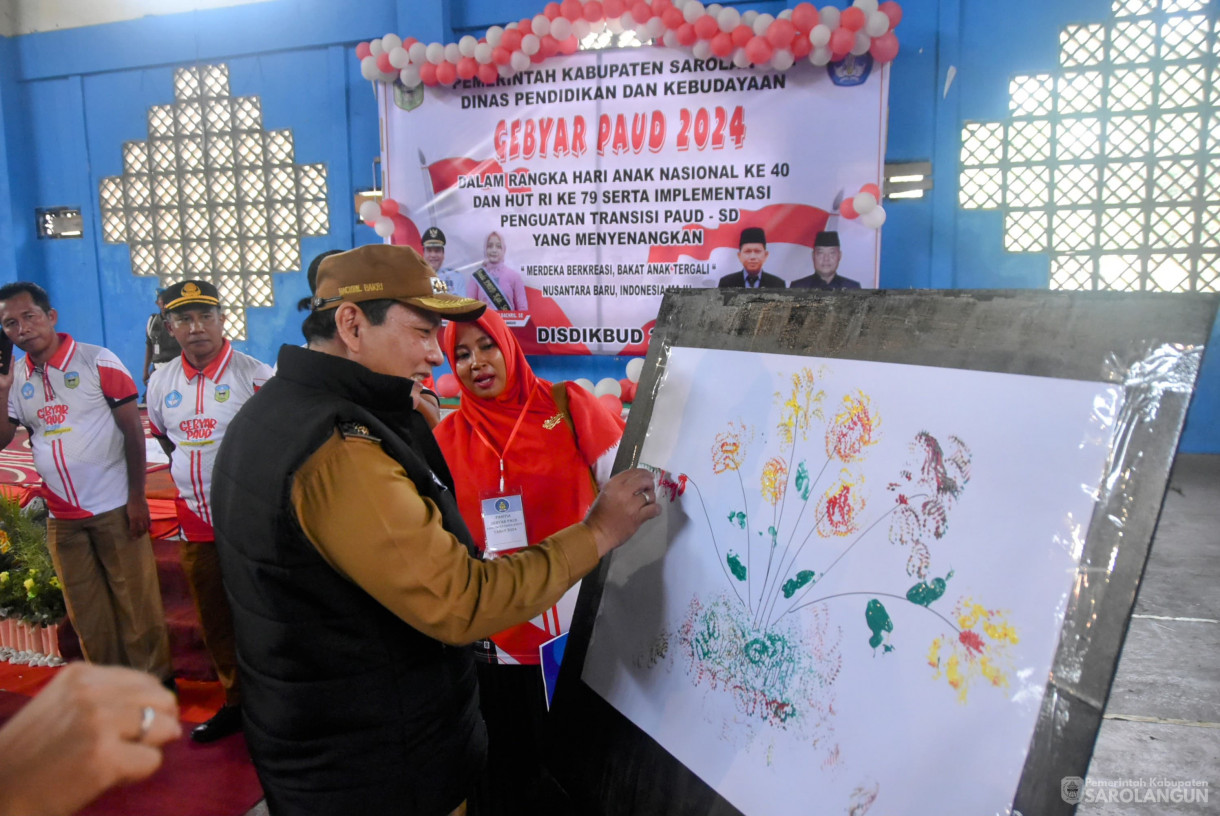 20 Agustus 2024 -&nbsp;Gebyar Bunda PAUD 2024 Dalam Rangka Memperingati Hari Anak Nasional Ke 40 Dan HUT RI Ke 79 Bertempat di Lapangan Tenis Indoor GOR Sarolangun