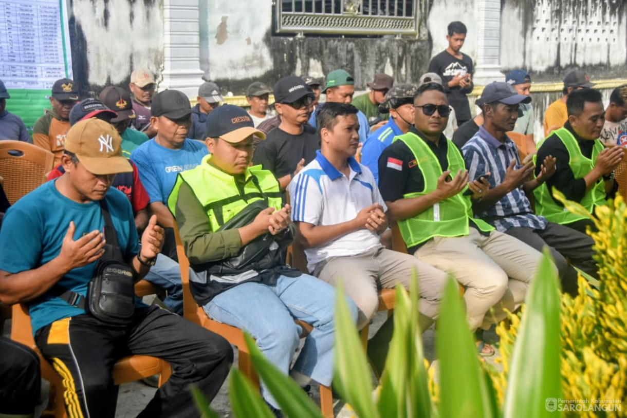 30 November 2025&nbsp; Gotong Royong Membangun Infrastruktur Bersama Masyarakat Desa Sungai Merah Kecamatan Pelawan