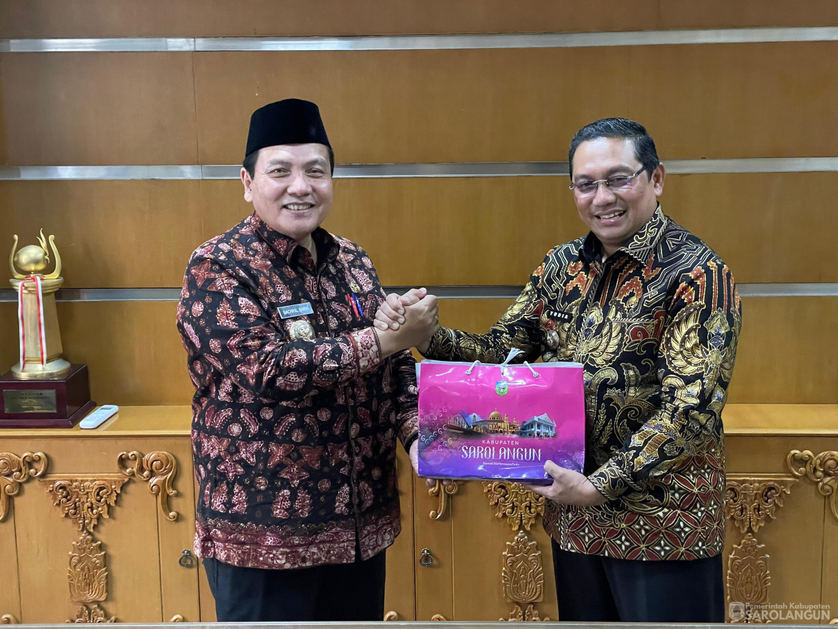 6 Juni 2024 -&nbsp;Kegiatan Kunjungan Kerja sekaligus penandatanganan Kesepakatan Bersama antara Pemerintah Kab Sarolangun dengan Pemerintah Kab Sumedang