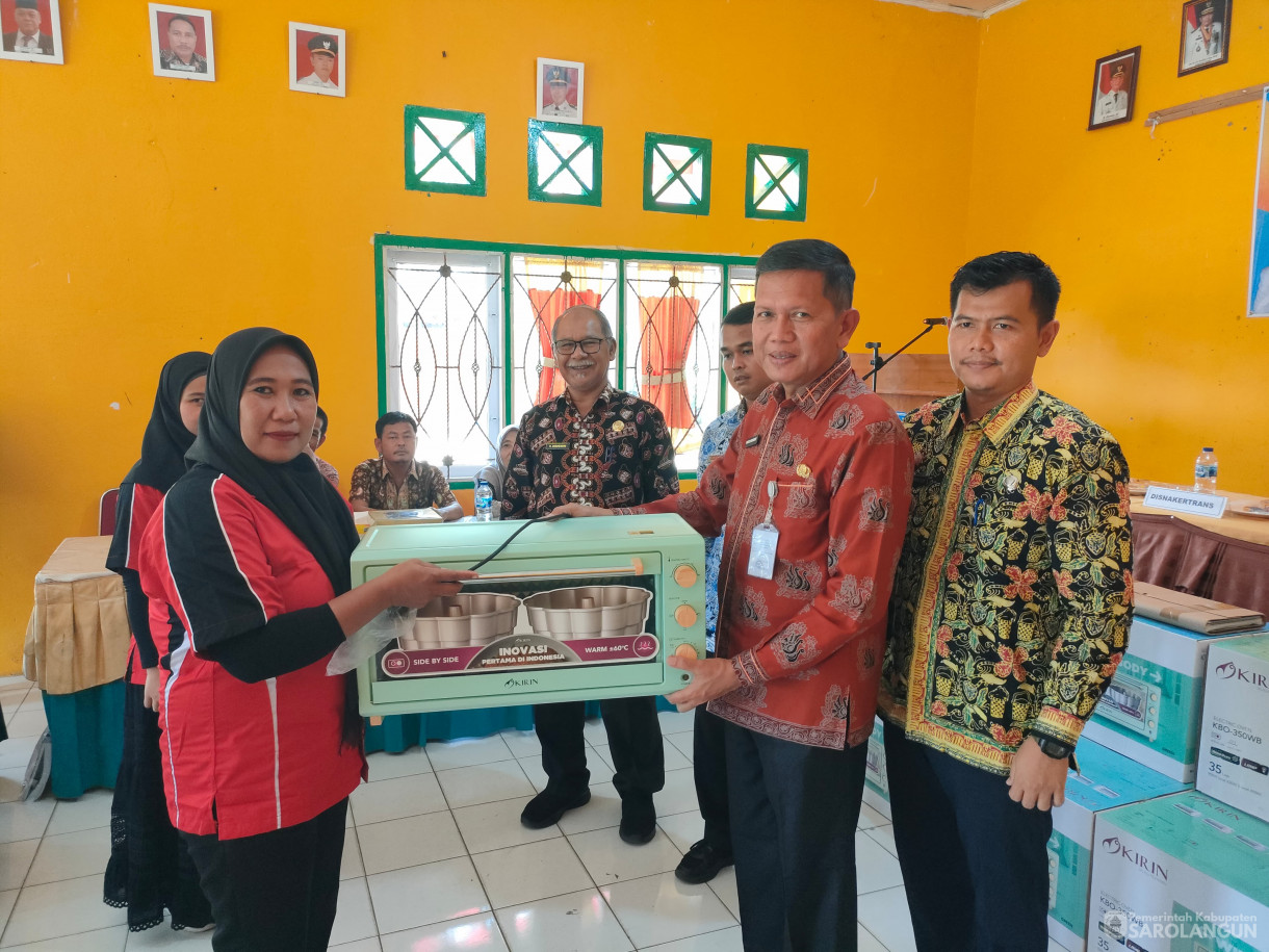 12 Juni 2025 - Penutupan Pelatihan Keterampilan Berbasis kompetensi Bertempat di Ruang Aula Kantor Camat Batin VIII