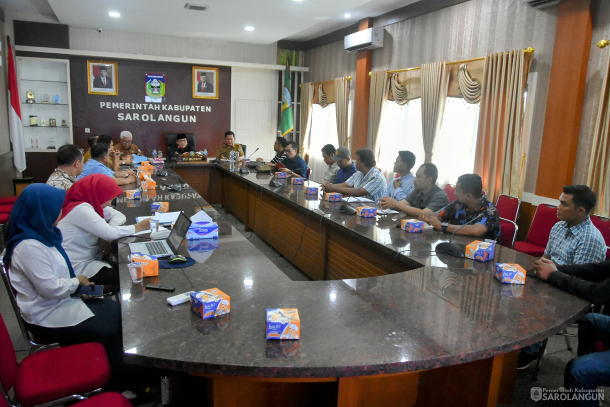 4 Juni 2024 - Rapat Rencana Pembangunan Tugu Biduk Di Ruang Pola Utama Kantor Bupati Sarolangun