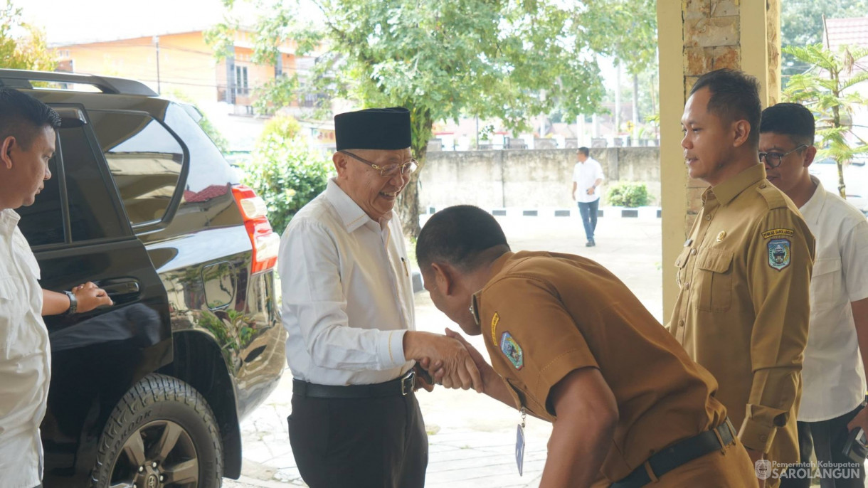 Sosialisasi Empat Pilar MPR RI bersama Anggota DPRRI Fraksi Partai Golkar Drs. H. Cek Endra di Kantor Camat Sarolangun