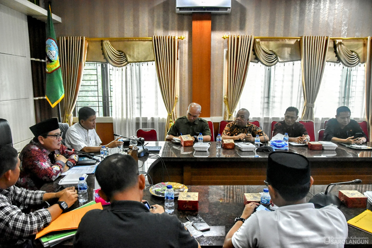 31 Mei 2024 - Rapat Rencana Pembangunan Tugu Biduk Di Ruang Pola Utama Kantor Bupati Sarolangun