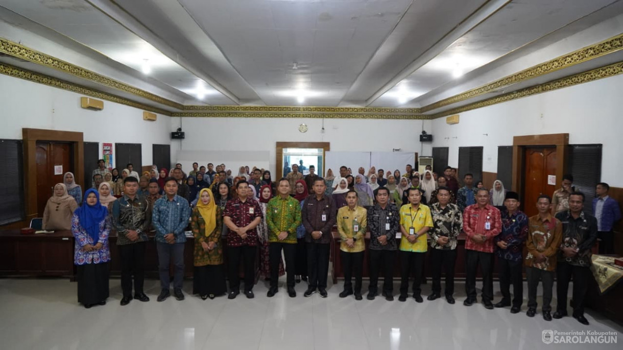 4 September 2025&nbsp; Wakil bupati Sarolangun Membuka Rapat Koordinasi Bimbingan Teknis Pengisian Web Aplikasi Aksi Konvergensi Percepatan Penurunan Stunting Kabupaten Sarolangun Tahun 2025