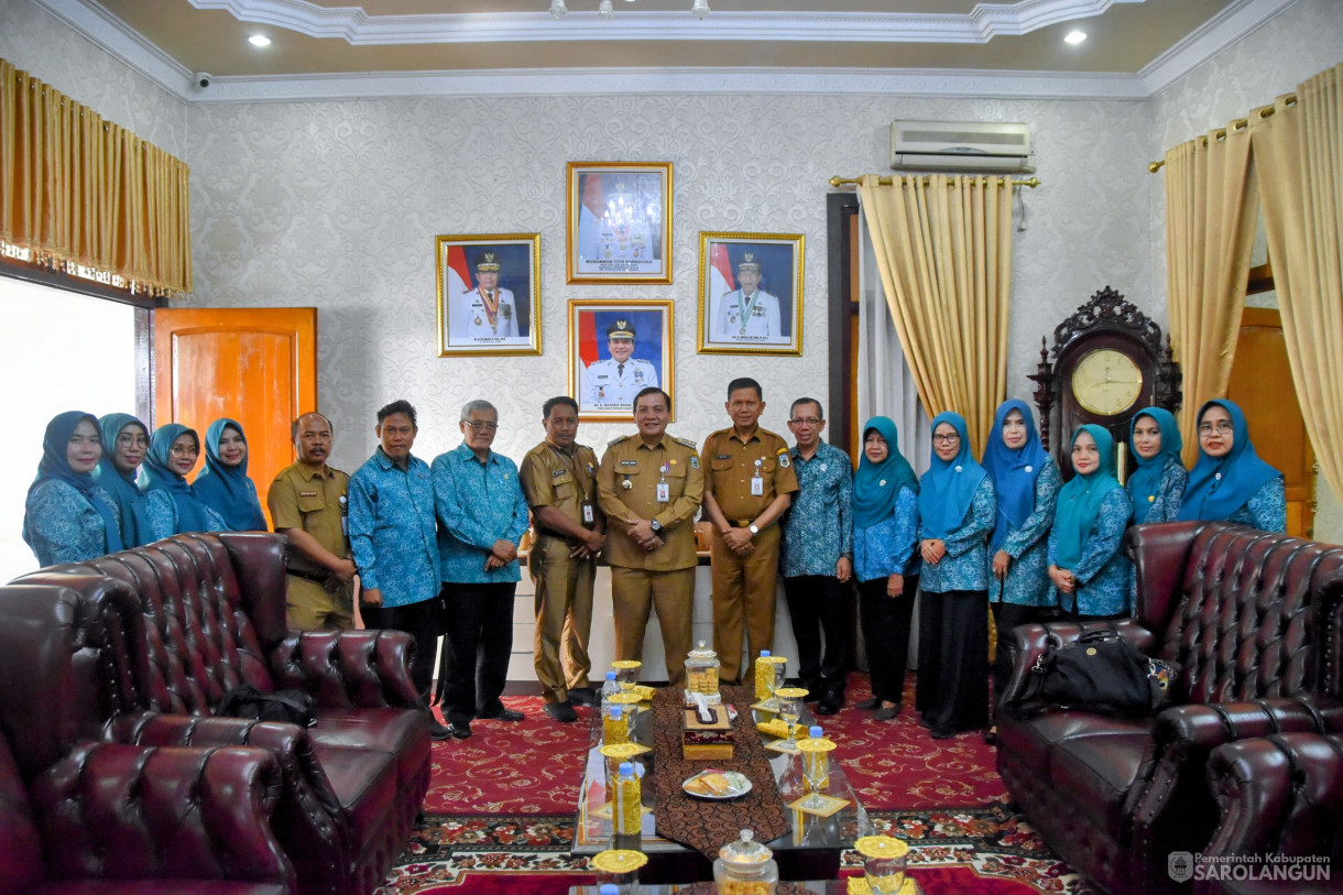 28 November 2023 - Sarapan Pagi Bersama TIM Penilai Desa Supervisi Dan Evaluasi Di Rumah Dinas Bupati Sarolangun