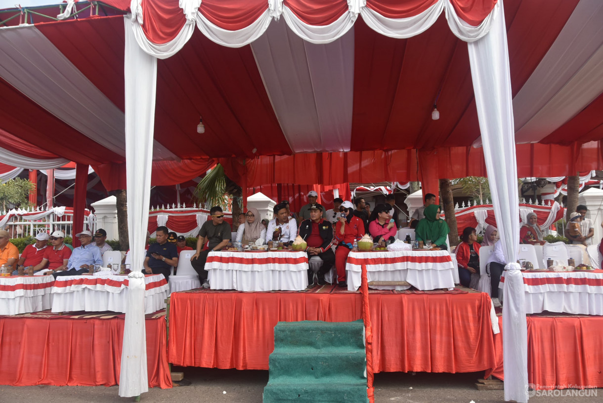 18 Agustus 2024 -&nbsp;Pawai Karnaval Memperingati HUT RI Ke 79, Bertempat di Depan Rumah Dinas Bupati Sarolangun