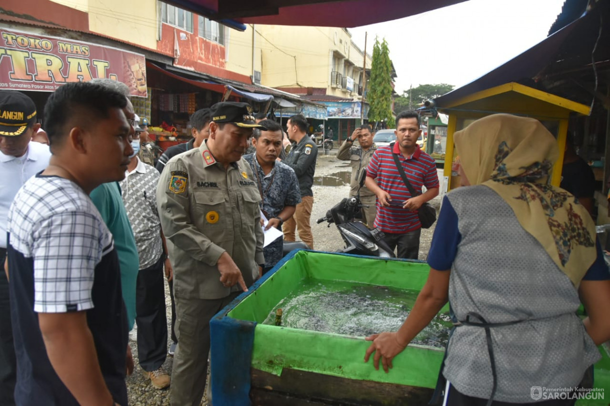 22 September 2023 - Penjabat Bupati Sarolangun Melakukan Operasi Pasar di Pasar Atas Sarolangun