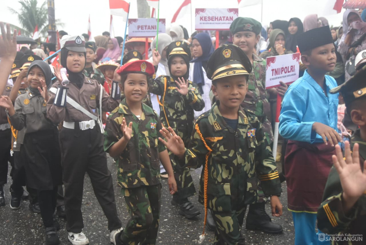 18 Agustus 2025 Pawai Pembangunan di Depan Rumah Dinas Bupati Sarolangun