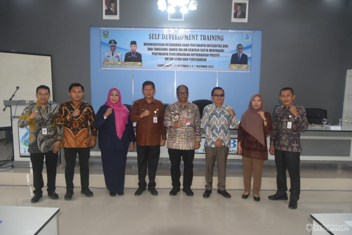 28 November 2024 - Pembukaan Diklat Self Development Pengembangan Diri Karyawan Perumda Tirta Sako Batuah Kabupaten Sarolangun