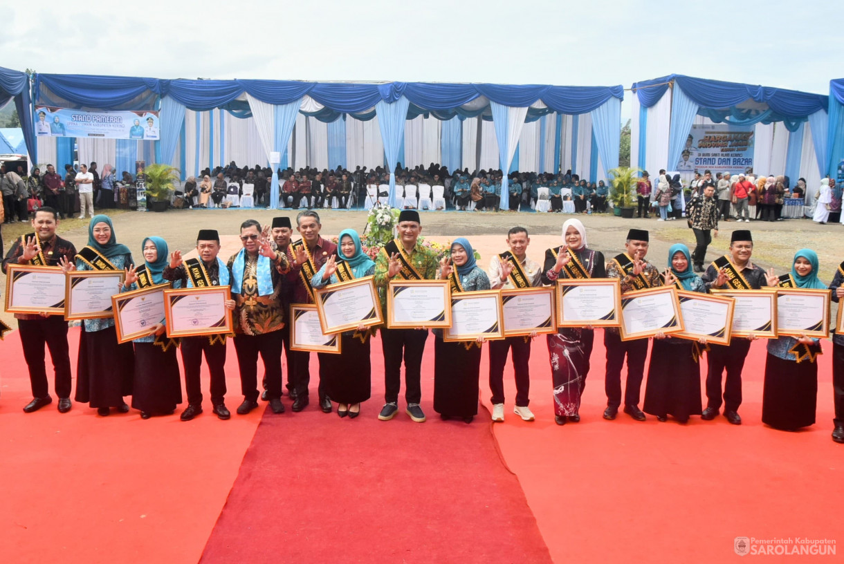 31 Juli 2025 - Peringatan Puncak Hari Keluarga Nasional Ke 32 Tingkat Provinsi Jambi Sekaligus Pengukuhan AyahBunda Genre Provinsi dan Kabupaten Kota di Halaman Kantor Bupati Kerinci