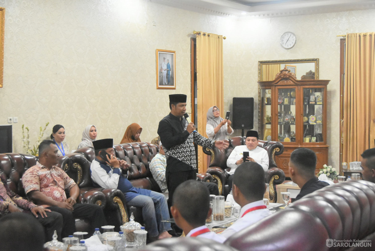 10 Agustus 2024 - Makan Malam Bersama Sekaligus Memberikan Arahan Kepada Anggota Paskibraka Sarolangun, Bertempat di Rumah Dinas Bupati Sarolangun