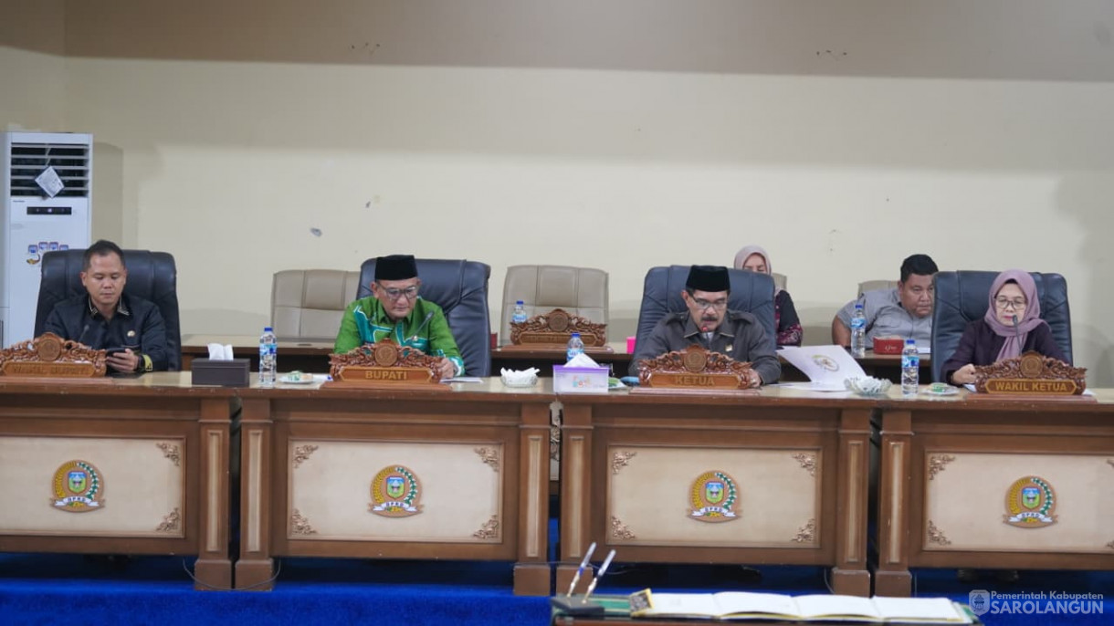 27 November 2025&nbsp; Bupati Sarolangun Hurmin Teken Kesepakatan Bersama Terkait Perda APBD TA 2026&nbsp;