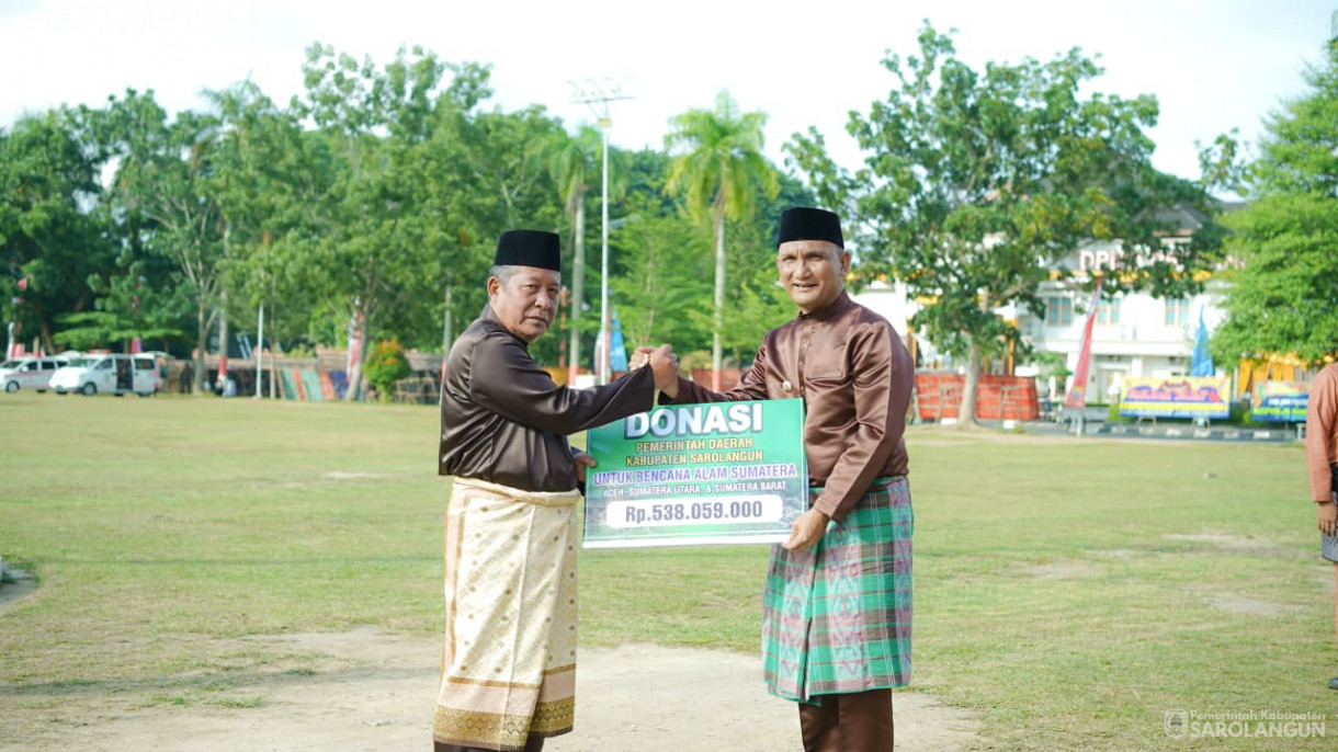 5 Januari 2026 Mengikuti Upacara HUT Provinsi Jambi, Serta Menyerahkan Donasi Pemerintah Daerah Kabupaten Sarolangun Untuk Bencana Alam Sumatera.