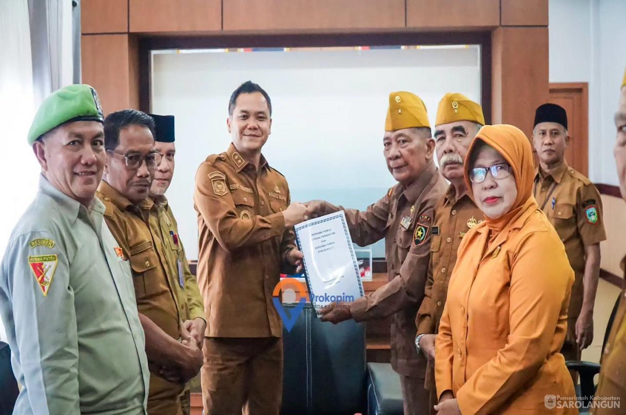 11 Agutstus 2026 Audiensi dengan Legium Veteran Republik Indonesia dan Pengurus Daerah Pemuda Panca Marga Provinsi Jambi di Ruang Kerja Wakil Bupati Sarolangun