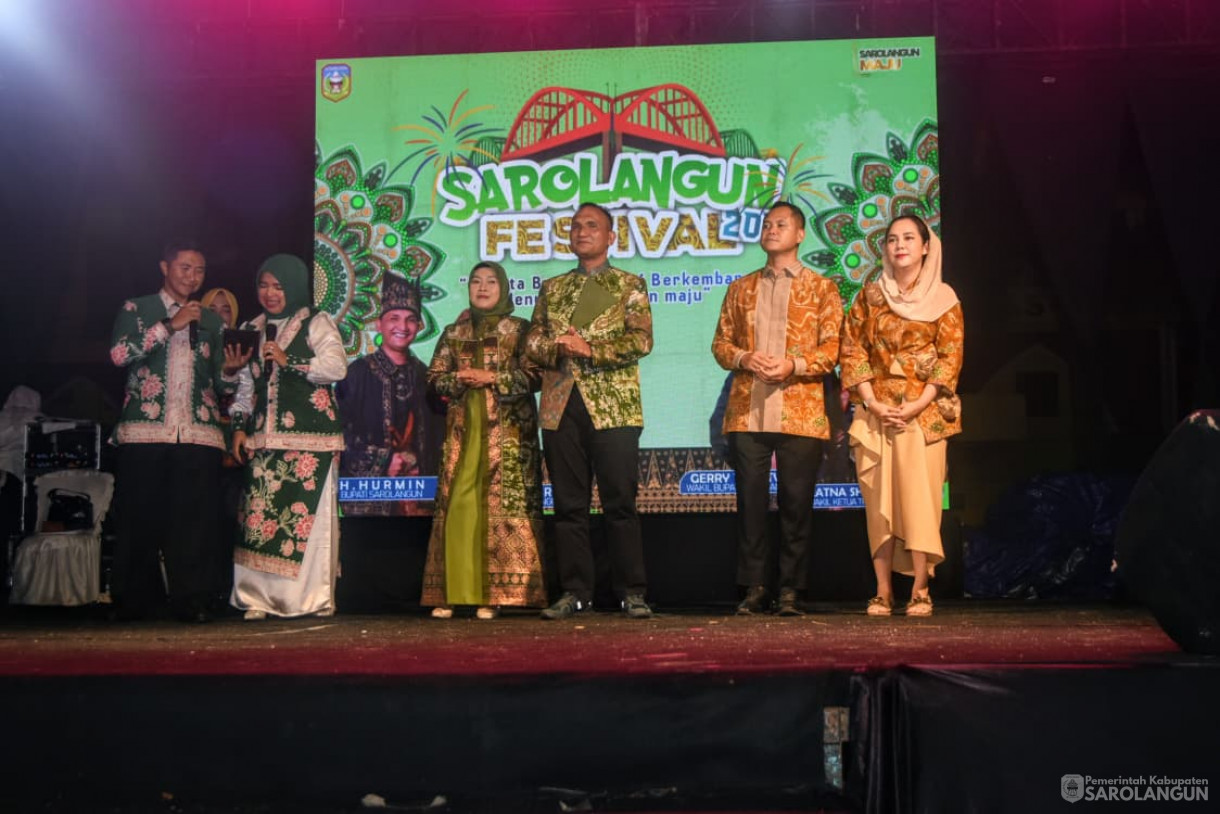 5 Desember 2025 Parade Batik Sarolangun Tahun 2025 di GOR Sarolangun